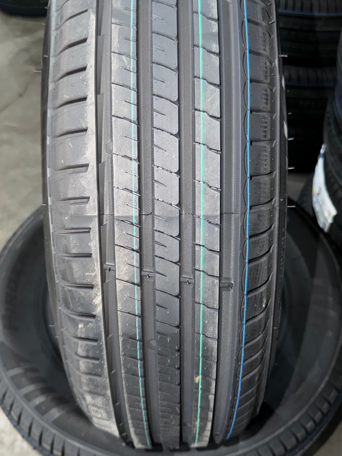 Kit 4 Pneus Firoza T5 205/65R16 95H – Novo